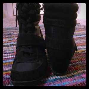 Vera Wang Lace up high heel sneakers